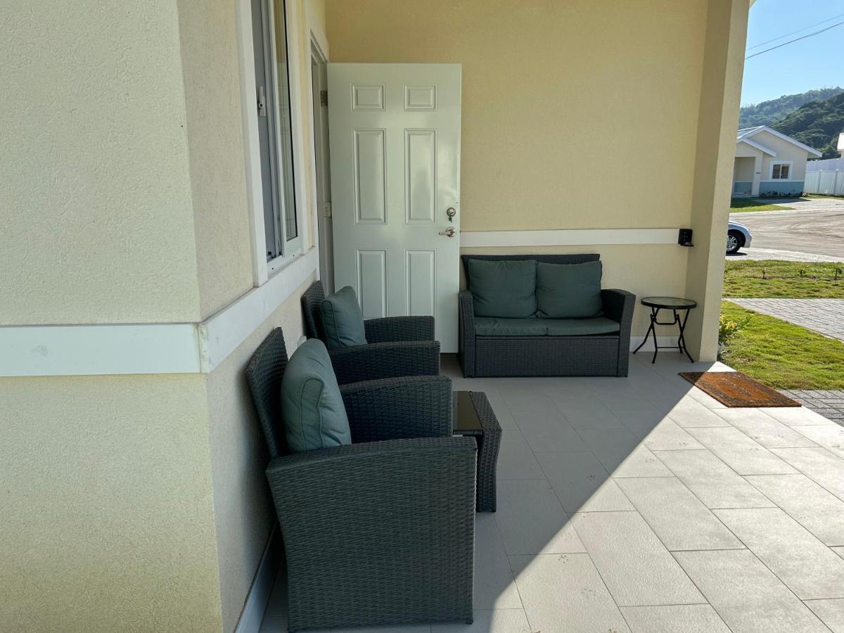 Seamist Villa @Oceanpointe Lucea Comfy 2Br W/Pool Gym & Parking Exterior foto