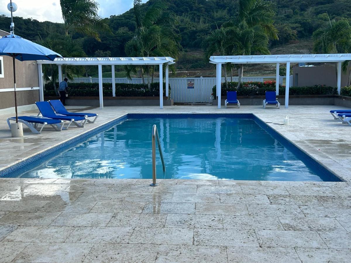 Seamist Villa @Oceanpointe Lucea Comfy 2Br W/Pool Gym & Parking Exterior foto